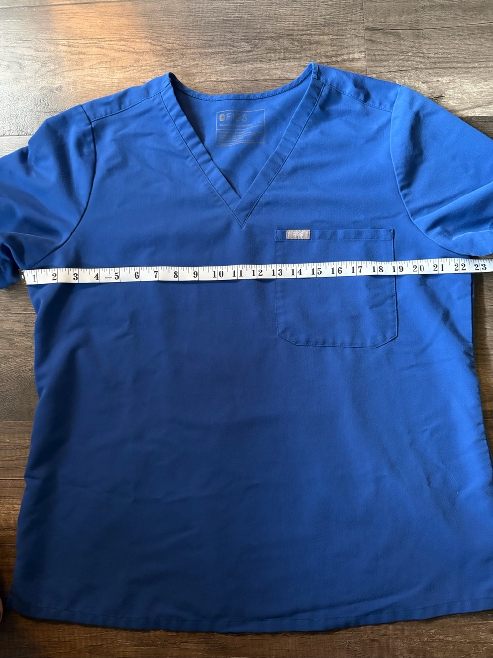 FIGS Technical Collection Chisec V-Neck Scrub Top Royal Blue Women's XL